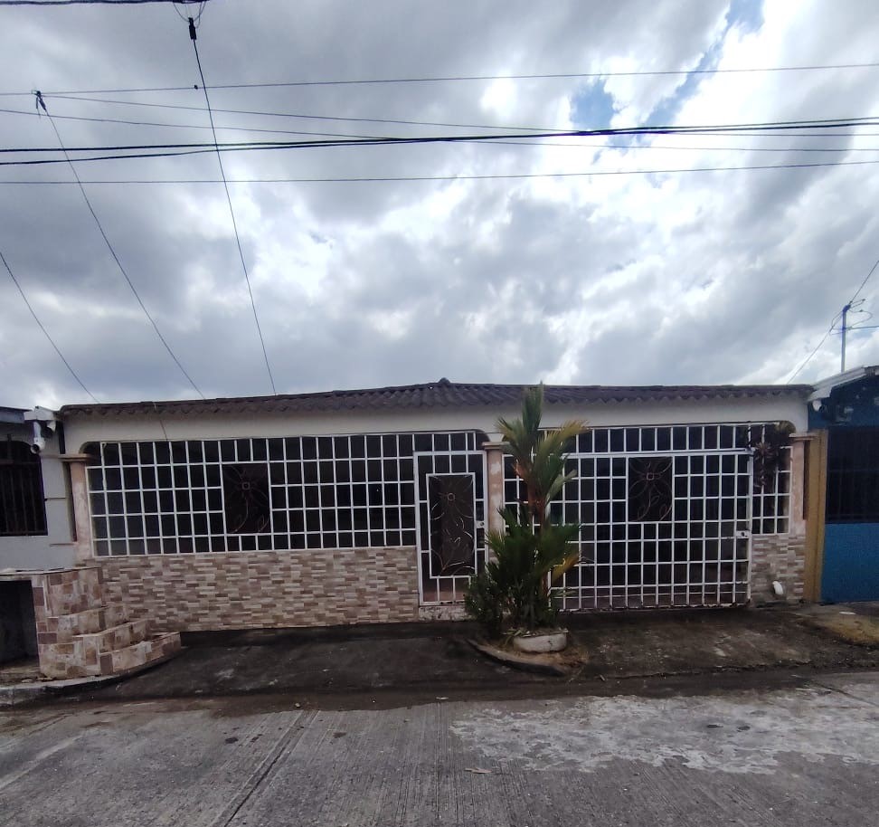 Imagen de bien en venta ubicado en: Panamá Oeste, Arraiján, Arraiján, Urbanización Parque del Oeste, Vía Parques del Oeste, Casa 236