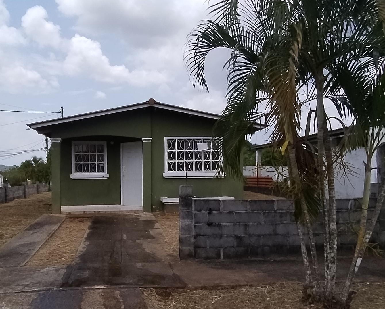 Imagen de bien en venta ubicado en: Panamá Oeste, Arraiján, Juan Demostenes Arosemena, Urbanización Villa de La Alameda, Casa 372, Calle 7