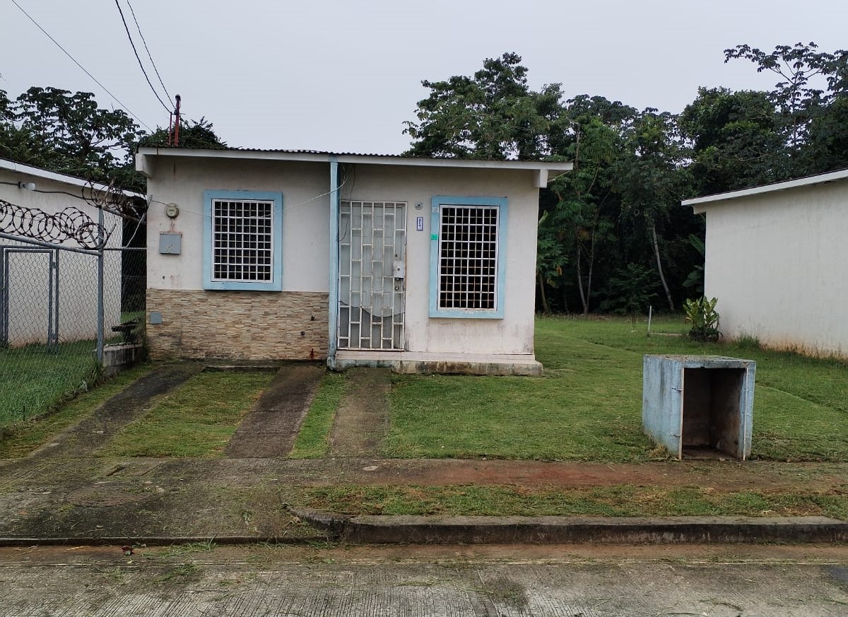 Imagen de bien en venta ubicado en: Panamá Oeste, La Chorrera, Puerto Caimito, Villas de Marazul, Calle 27, Casa #857