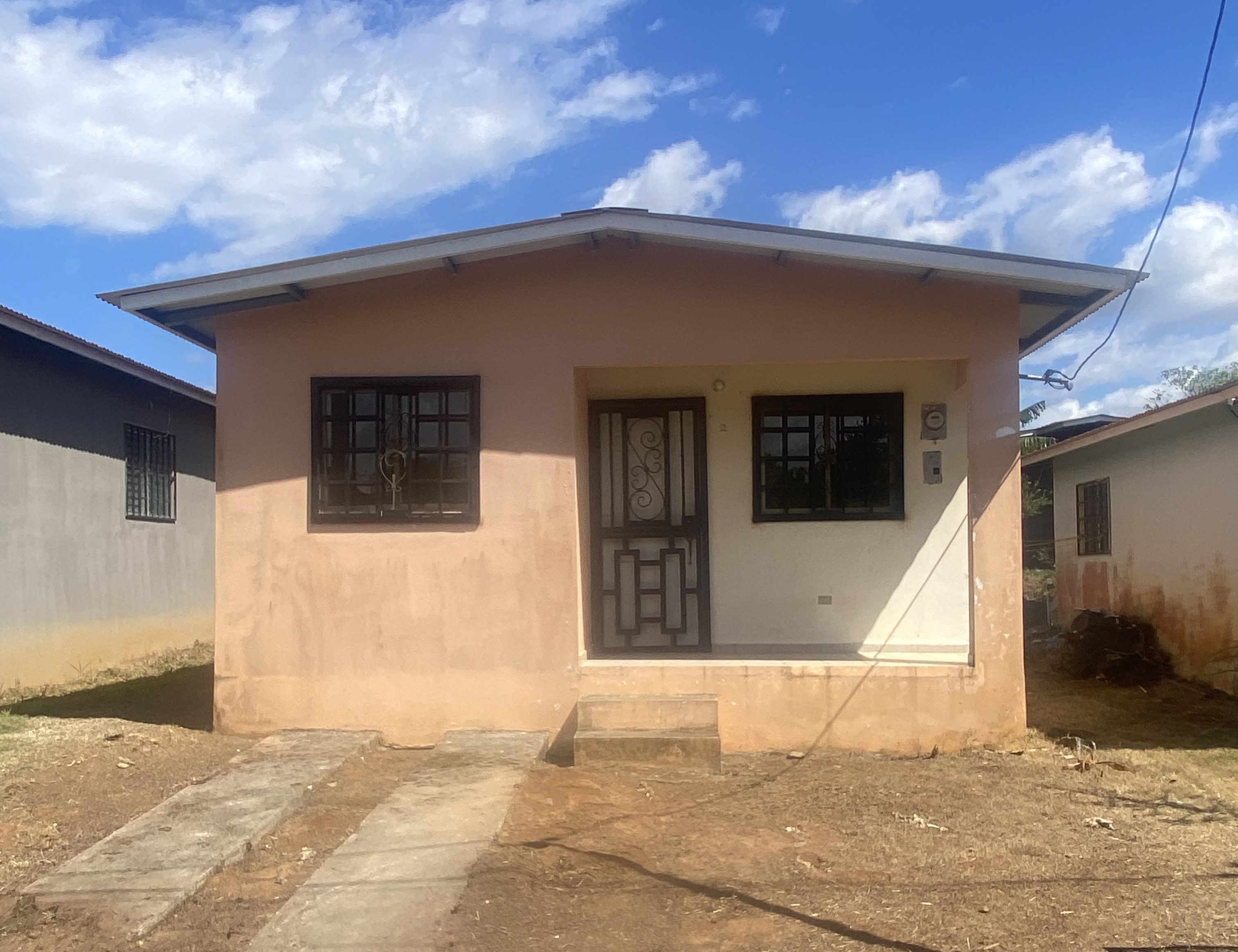 Imagen de bien en venta ubicado en: Chiriquí, Dolega, Dolega, Residencial Los Valles de Algarrobos, Casa 221, Calle Segunda