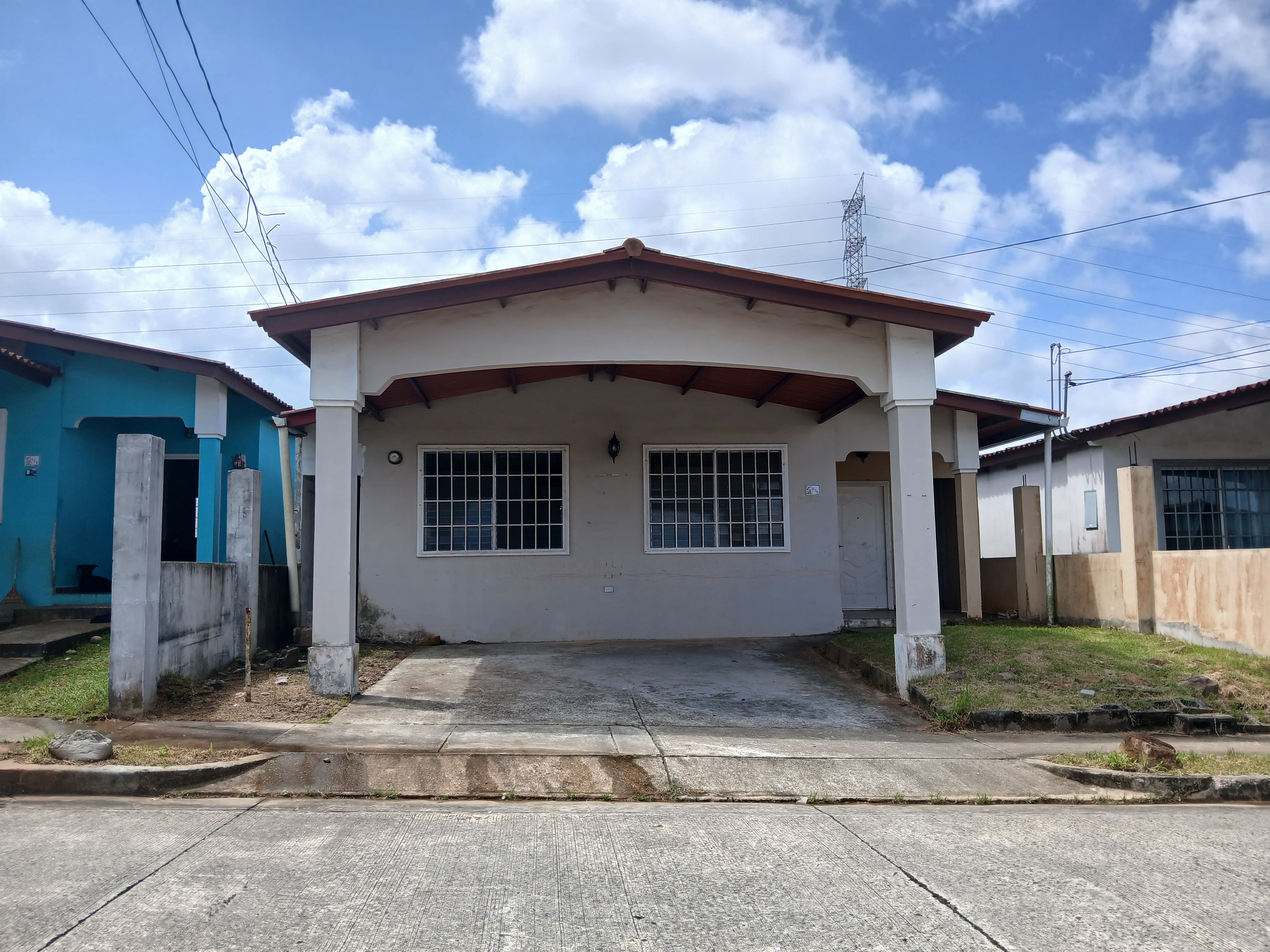 Imagen de bien en venta ubicado en: Panamá Oeste, Arraiján, Nuevo Emperador, Urbanización Brisas Del Golf Arraiján, Lote R103