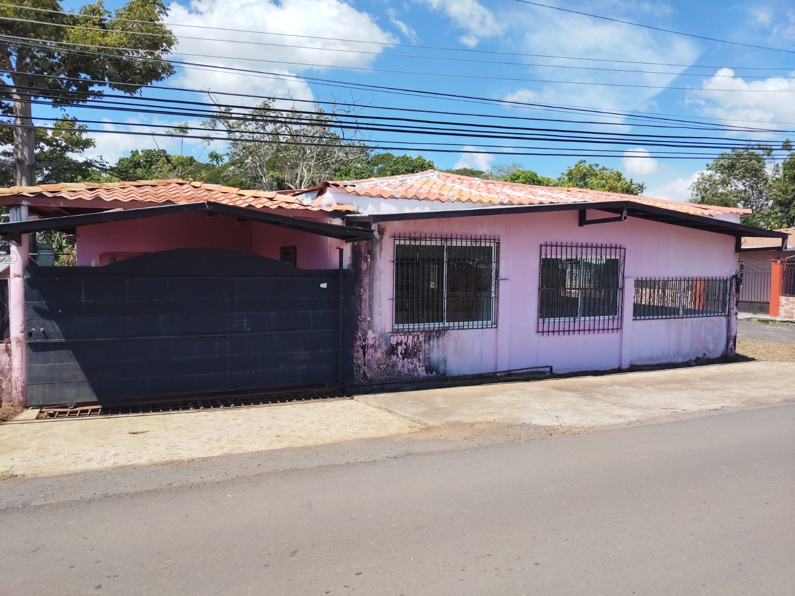 Imagen de bien en venta ubicado en: Chiriquí, David , David, Residencial La Riviera, Calle: Entre Calle 5 y Calle 10, Lote 24-A