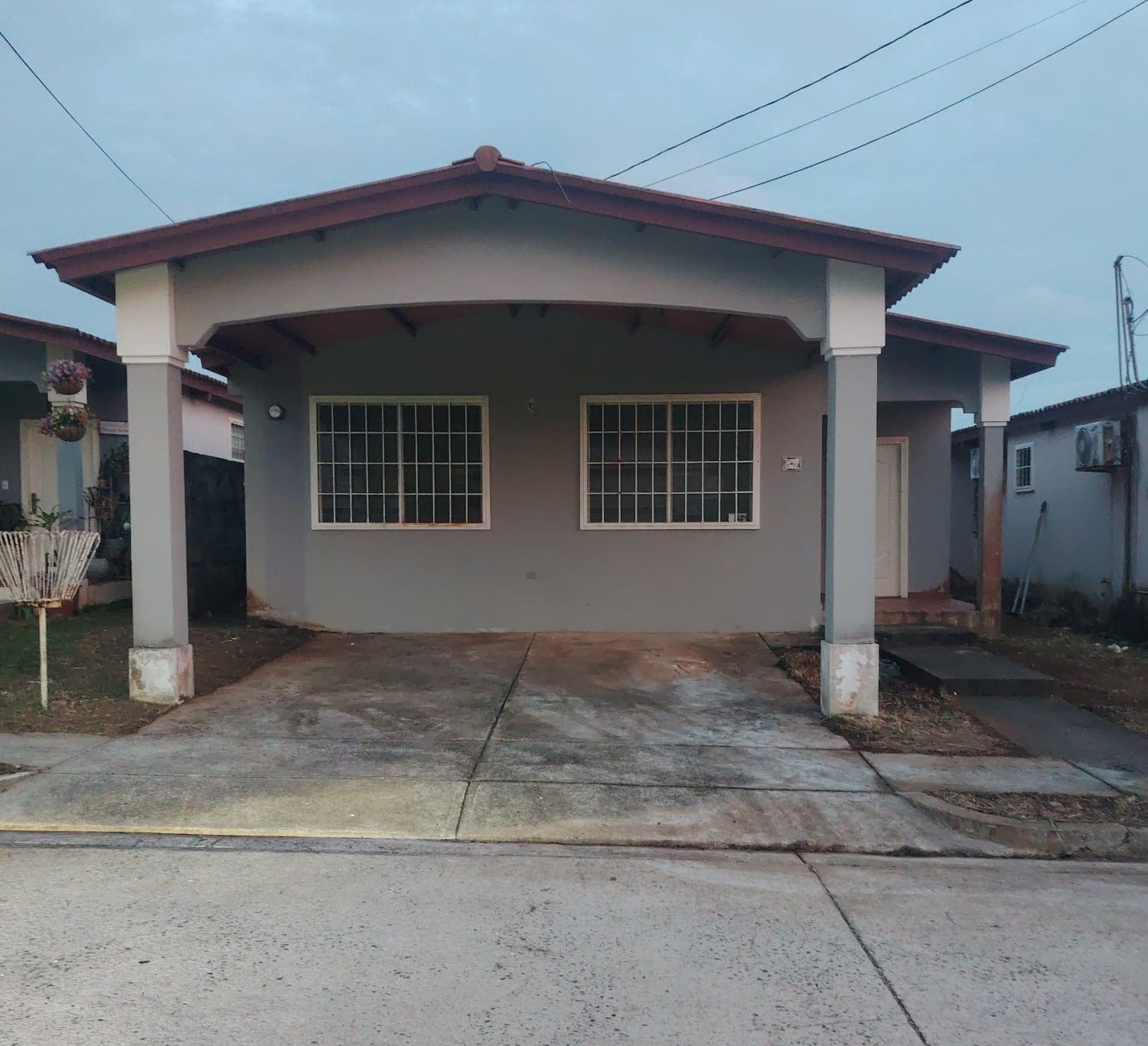 Imagen de bien en venta ubicado en: Panamá Oeste, Arraiján, Nueva Emperador, Urb. Brisas del Golf, Calle 12, Lotes C-135