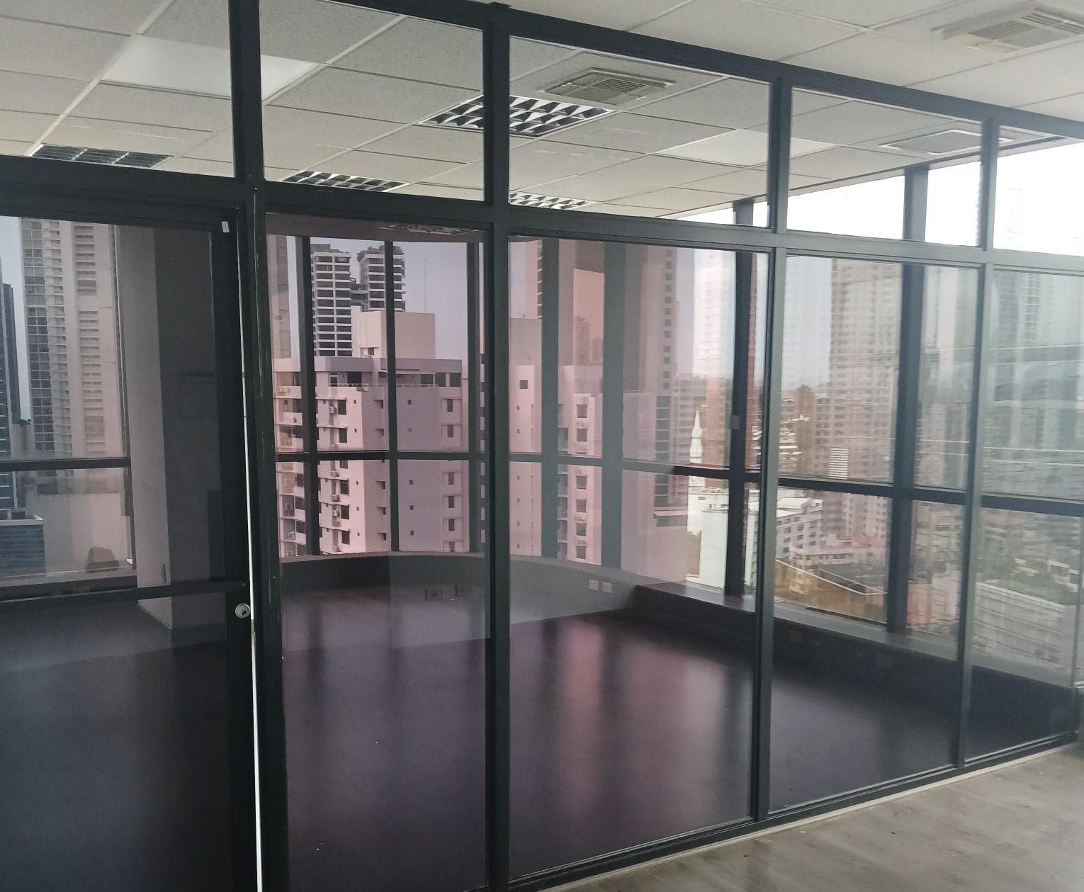 Imagen de bien en venta ubicado en: Panamá, Panamá, Bella Vista, P.H Plaza Banco General, Local L18A