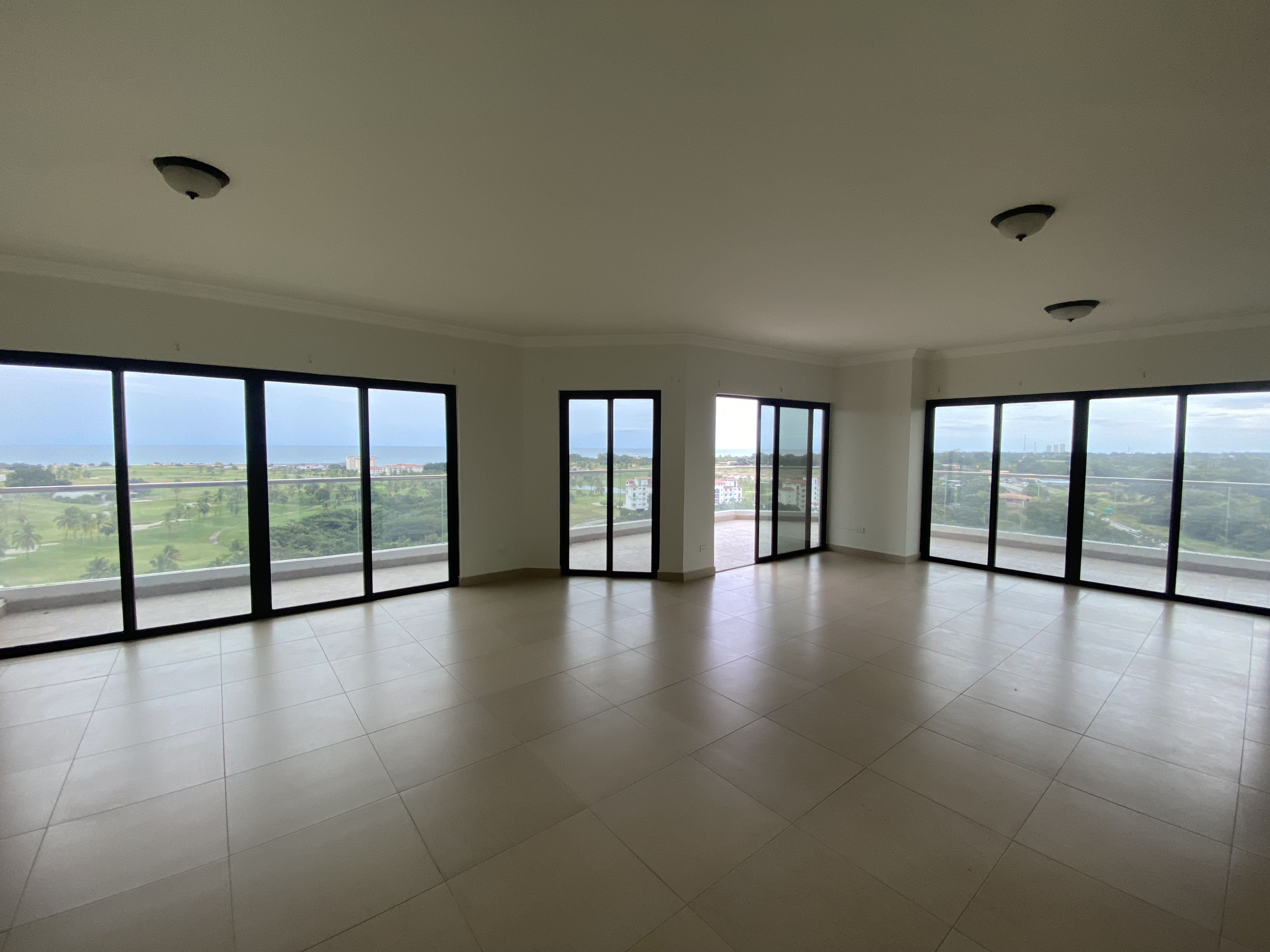 Imagen de bien en venta ubicado en: Panamá Oeste, San Carlos, San Carlos, Vista Mar & Beach Resort, P.H. Las Olas, Nivel 800, U.I 8-A