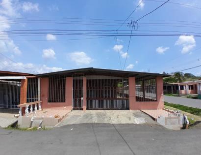 Imagen de bien en venta ubicado en: Panamá Oeste, Arraiján, Arraiján, Res. Altos de las Huacas, Calle J y Ave. 3 de noviembre, Casa I-105