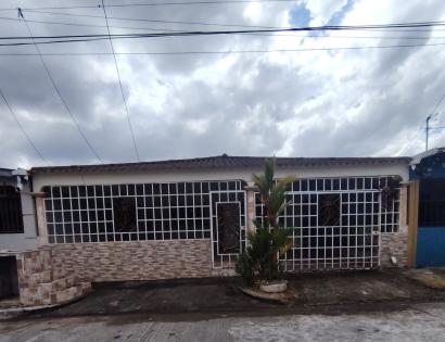 Imagen de bien en venta ubicado en: Panamá Oeste, Arraiján, Arraiján, Urbanización Parque del Oeste, Vía Parques del Oeste, Casa 236