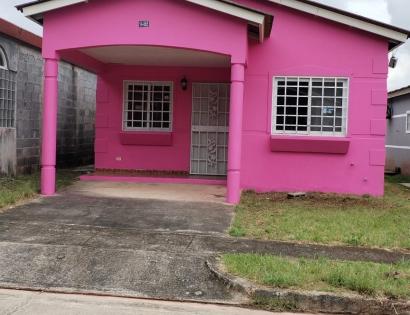 Imagen de bien en venta ubicado en: Panamá Oeste, Arraiján, Arraiján, Residencial El Edén, Calle 4E, Lote 14-065, modelo Vista Alegre