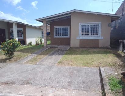 Imagen de bien en venta ubicado en: Panamá Oeste, La Chorrera, Puerto Caimito, Urbanización Praderas Del Campo, Lote 37D- Calle B 10