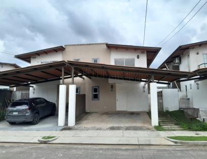 Imagen de bien en venta ubicado en: Panamá Oeste, Arraiján, Juan Demóstenes Arosemena, P.H La Campiña, Modelo Deko Lote L-157