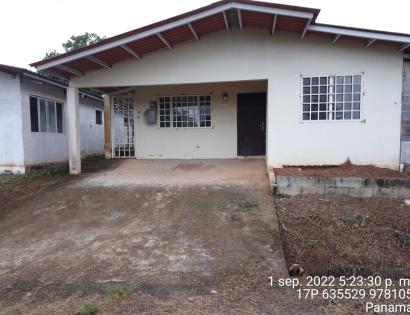 Imagen de bien en venta ubicado en: Panamá Oeste, La Chorrera, Puerto Caimito, Urbanización Colina del Mar. Sector Vía a la Mitra, Casa No. L-17, Calle 1ra.