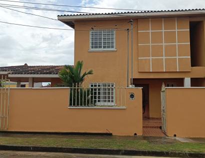 Imagen de bien en venta ubicado en: Panamá Oeste, Arraiján, Juan Demóstenes Arosemena, Urb. Quintas de Nuevo Arraiján, Casa #113-B
