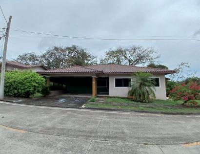 Imagen de bien en venta ubicado en: Chiriquí, Dolega, Los Algarrobos, Urbanización María Gloria, Casa 24