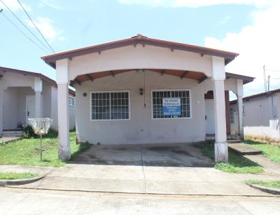 Imagen de bien en venta ubicado en: Panamá Oeste, Arraiján, Juan Demóstenes Arosemena, Brisas del Golf, Calle 13, Casa E-256