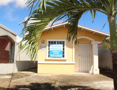 Imagen de bien en venta ubicado en: Panamá Oeste, La Chorrera, Playa Leona, Urb. Bosque Dorado, Calle Magnolia, Casa L-59